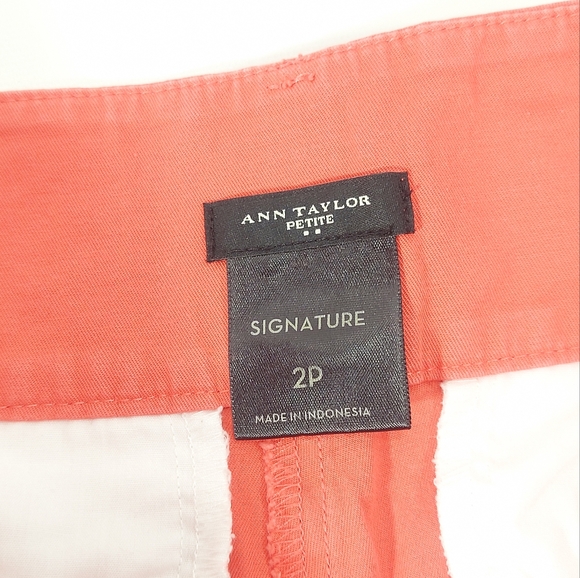 Ann Taylor Petite Signature Coral Shorts, 2P - Picture 5 of 8